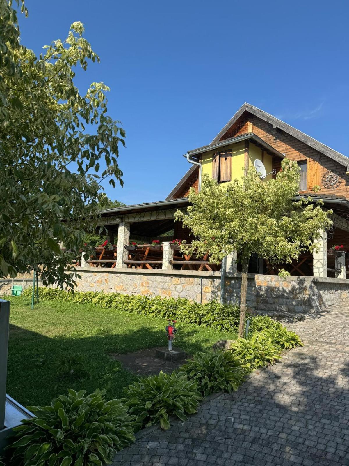 Forest Camp Despotovac Exteriör bild